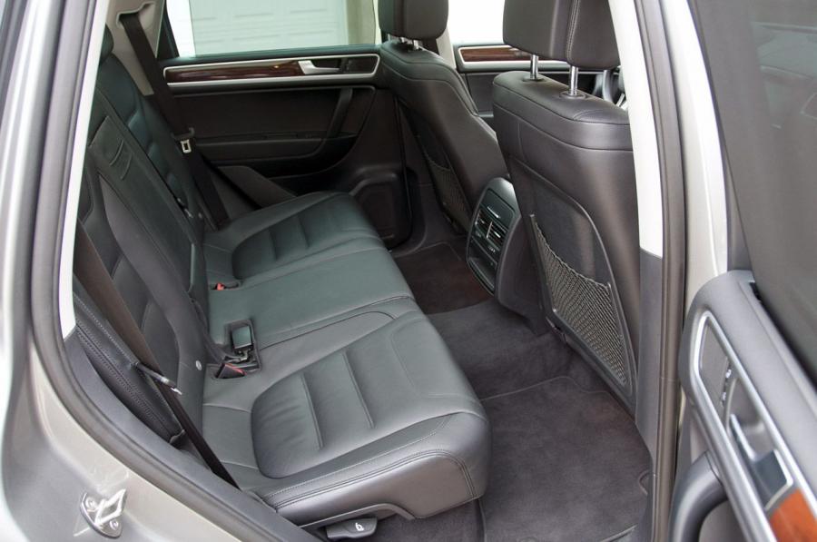  Volkswagen Touareg Hybrid 2012 года  (фото 29 из 42)